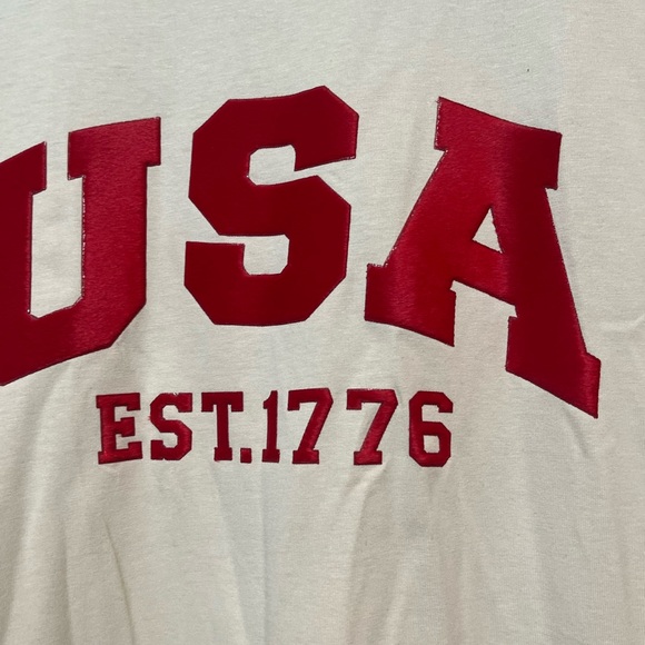 USA 3d plush red graphic on chest with US flag on left sleeve. NWOT - Picture 4 of 7